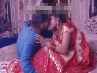 Индийски деси двойка на техен първи нощ мръсен филм - просто женени закръглени скъпа