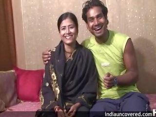 Първи секс клипс на камера за очарователен индийски и тя съпругче